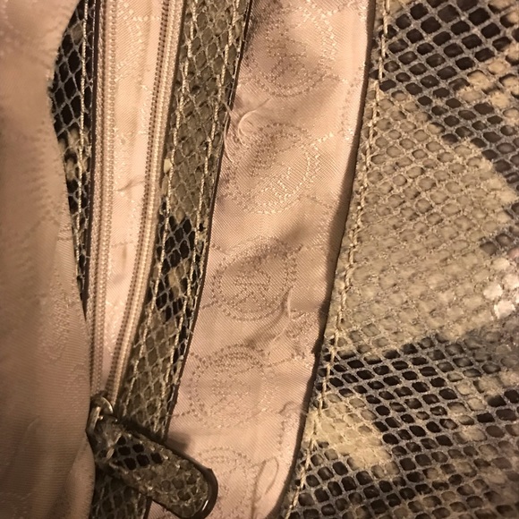 Michael Kors Hobo Purse - Picture 6 of 8